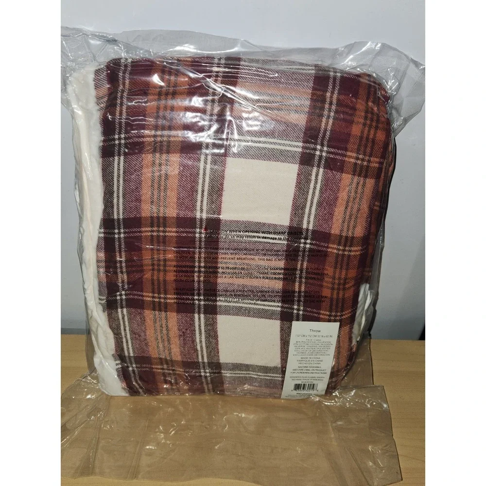 Eddie Bauer Home Edgewood Red Plaid Flannel Reversible Sherpa 50